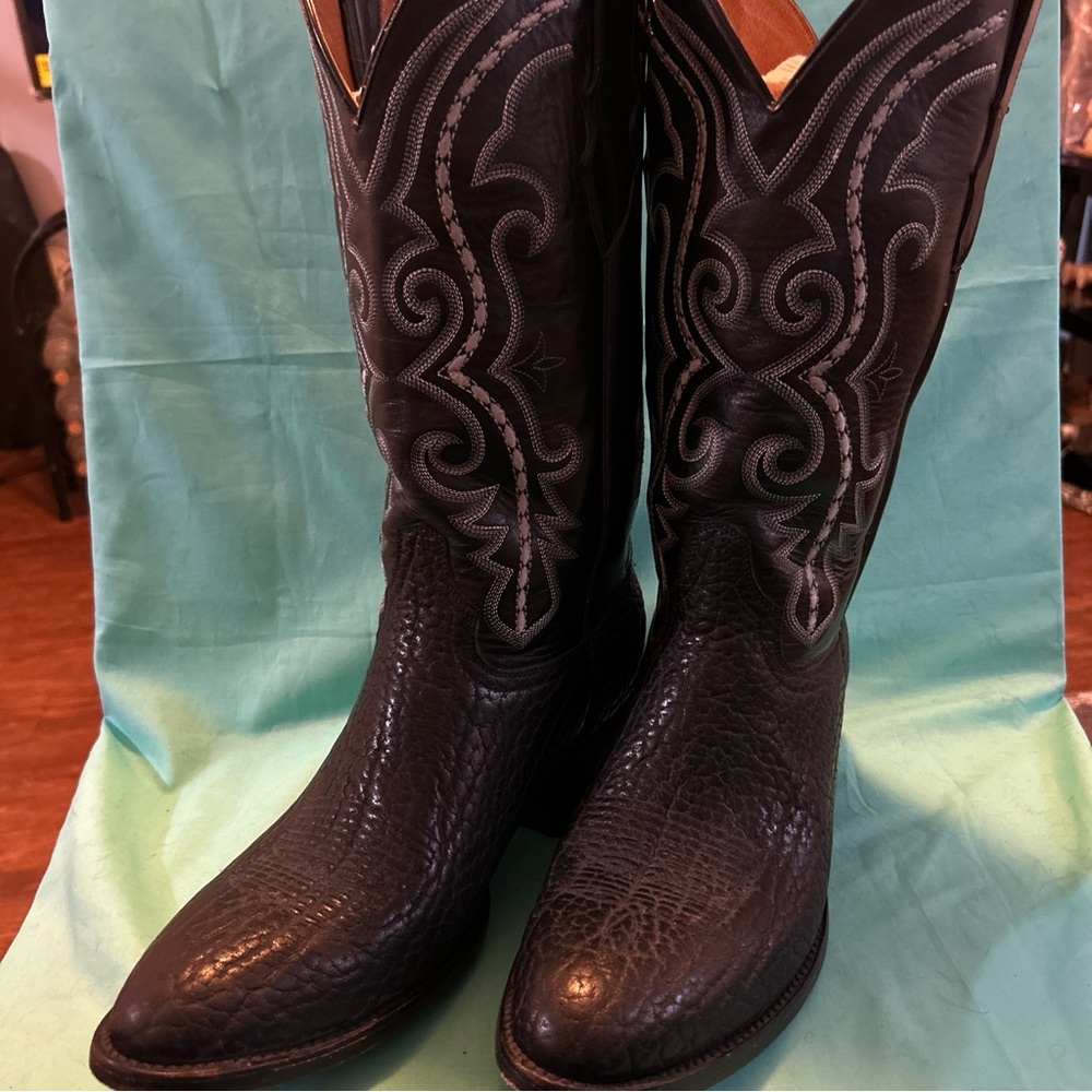 Boots - Picture 5 of 8